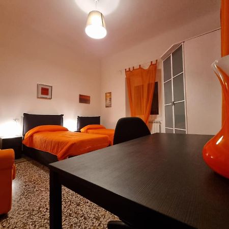 Wow Home 2 - 175 Mq - Posteggio Privato - Davanti Porto Traghetti - Fino A 10 Posti Letto - Balcone Генуя Экстерьер фото