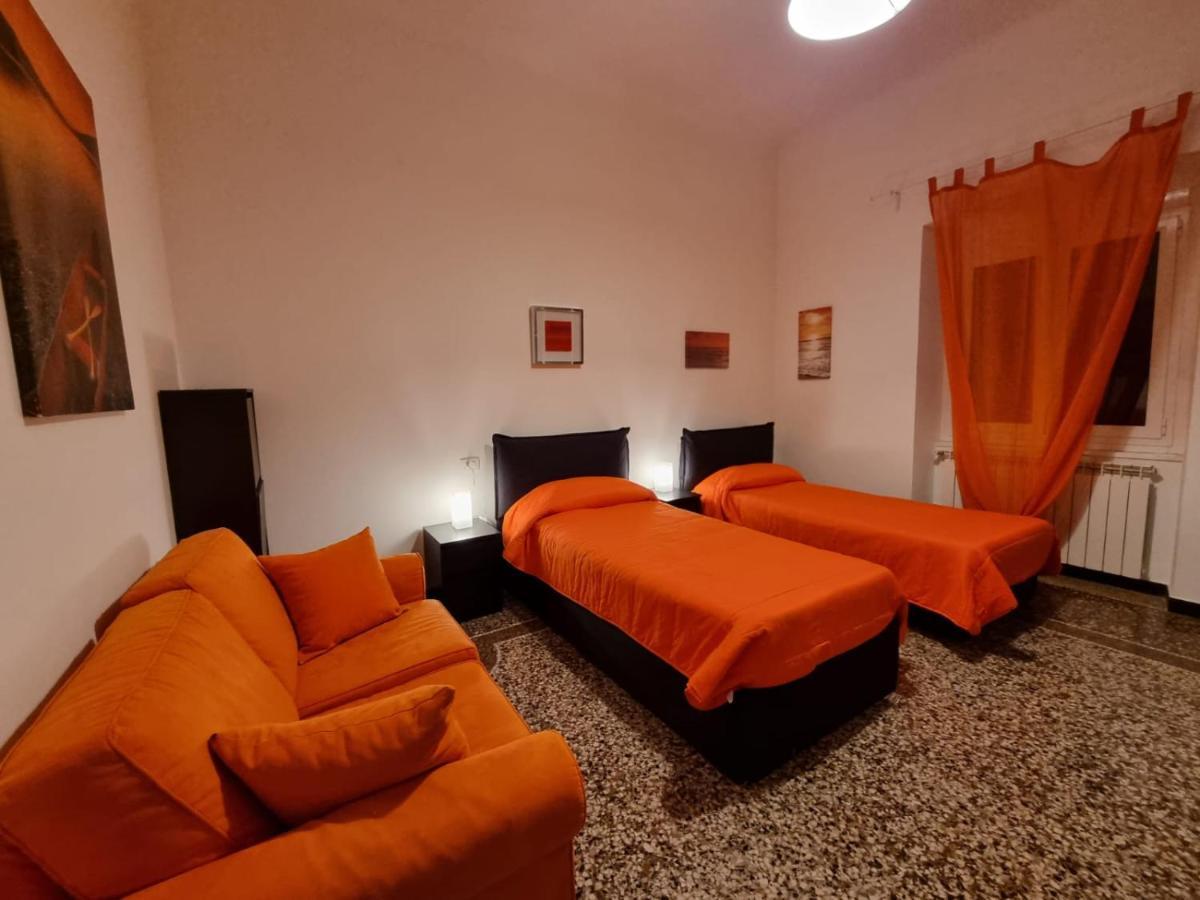 Wow Home 2 - 175 Mq - Posteggio Privato - Davanti Porto Traghetti - Fino A 10 Posti Letto - Balcone Генуя Экстерьер фото