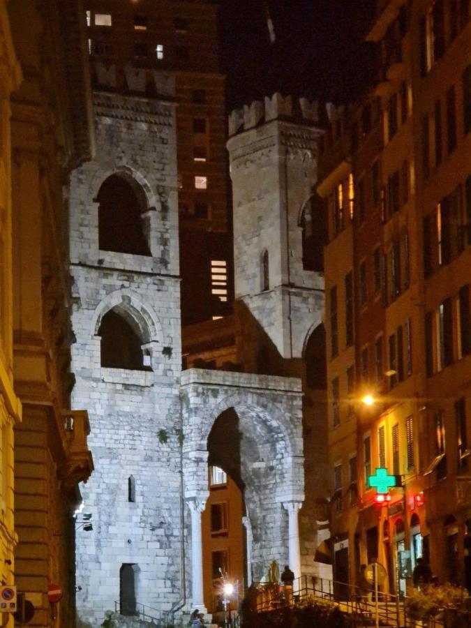 Wow Home 2 - 175 Mq - Posteggio Privato - Davanti Porto Traghetti - Fino A 10 Posti Letto - Balcone Генуя Экстерьер фото