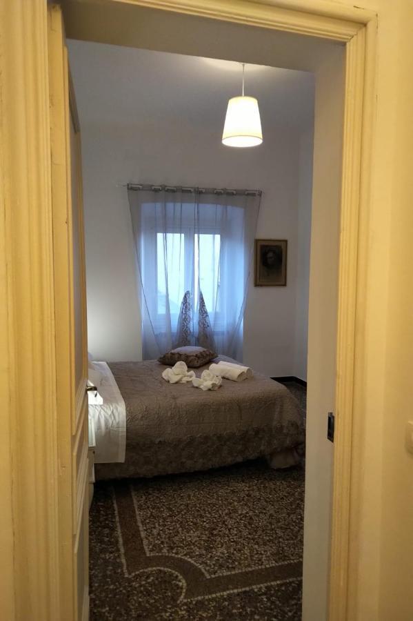 Wow Home 2 - 175 Mq - Posteggio Privato - Davanti Porto Traghetti - Fino A 10 Posti Letto - Balcone Генуя Экстерьер фото