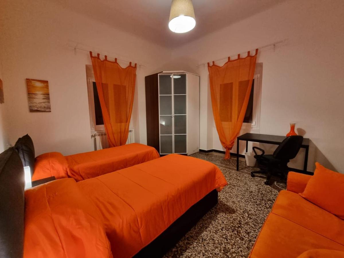 Wow Home 2 - 175 Mq - Posteggio Privato - Davanti Porto Traghetti - Fino A 10 Posti Letto - Balcone Генуя Экстерьер фото