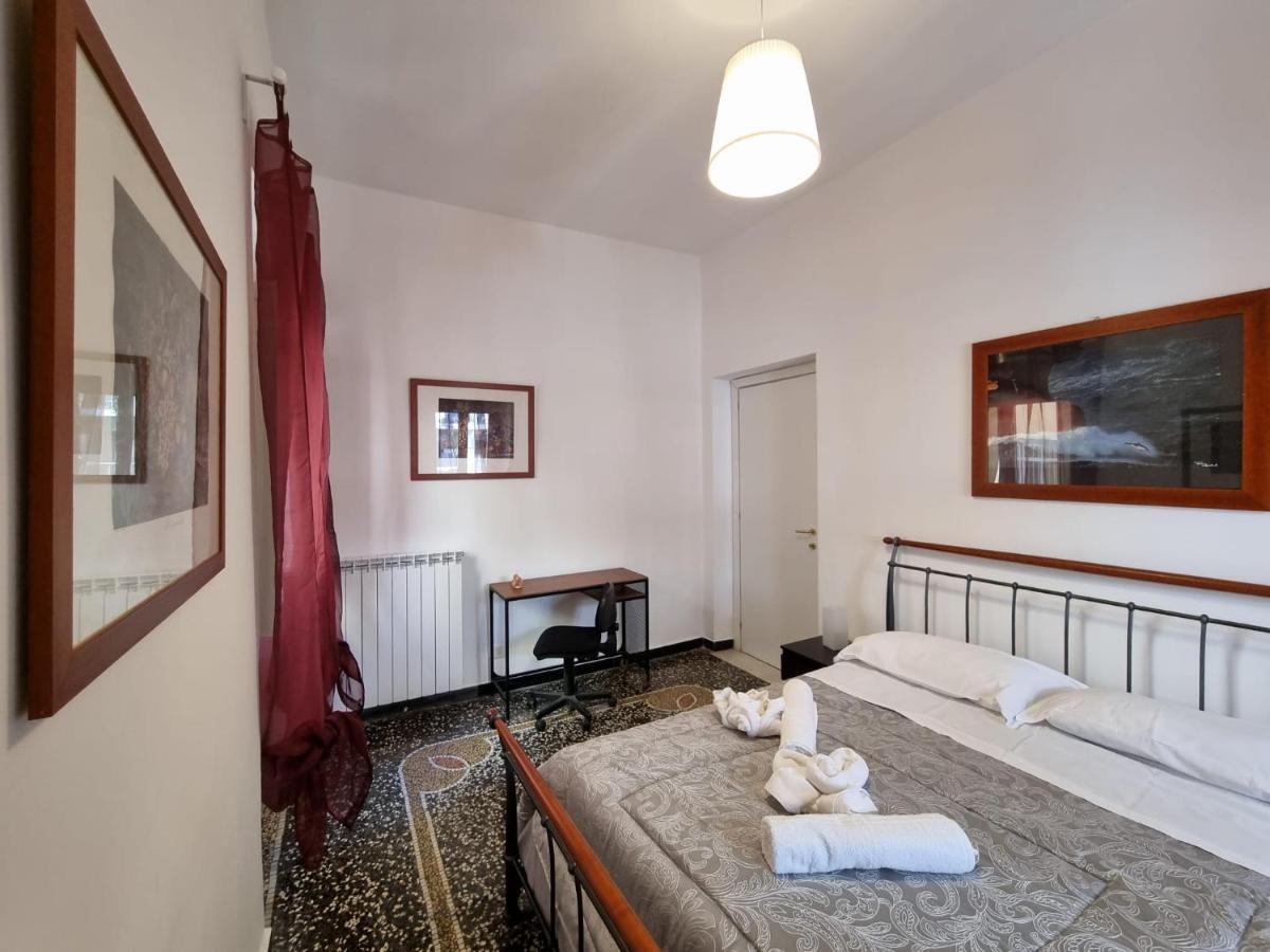 Wow Home 2 - 175 Mq - Posteggio Privato - Davanti Porto Traghetti - Fino A 10 Posti Letto - Balcone Генуя Экстерьер фото
