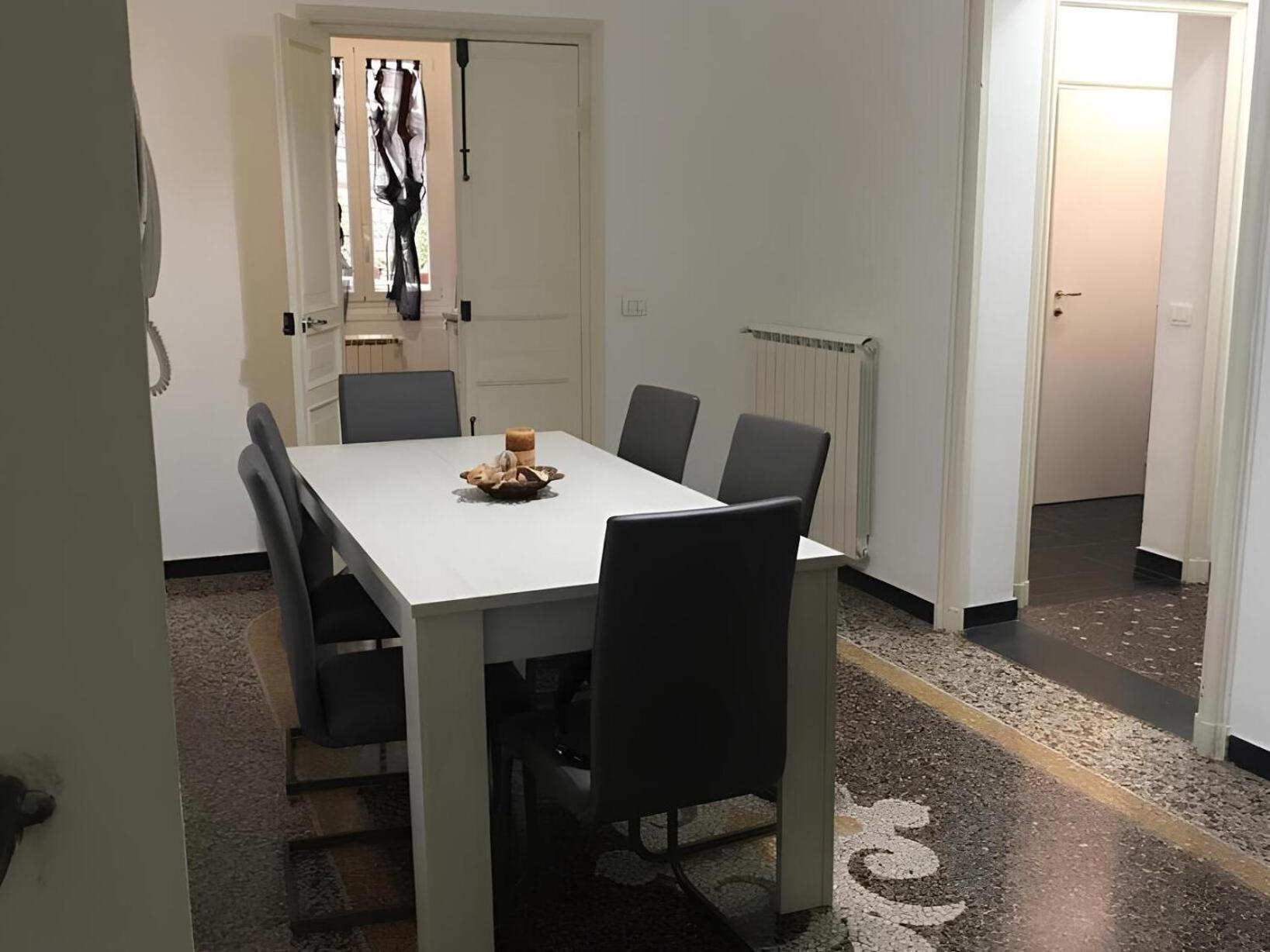 Wow Home 2 - 175 Mq - Posteggio Privato - Davanti Porto Traghetti - Fino A 10 Posti Letto - Balcone Генуя Экстерьер фото